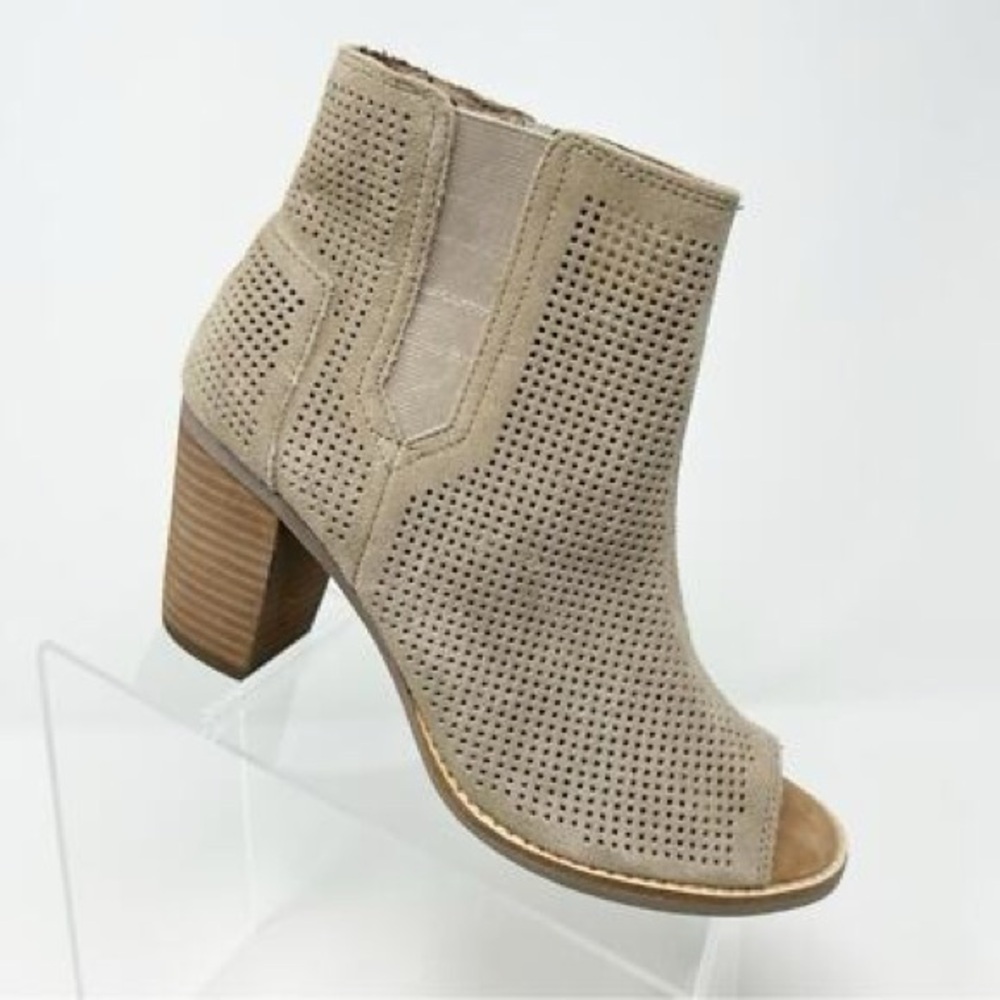 TOMS Suede Heeled Ankle Boots Open Toe Taupe Tan Gray Size 8 Perforated Bohemian - Picture 2 of 11